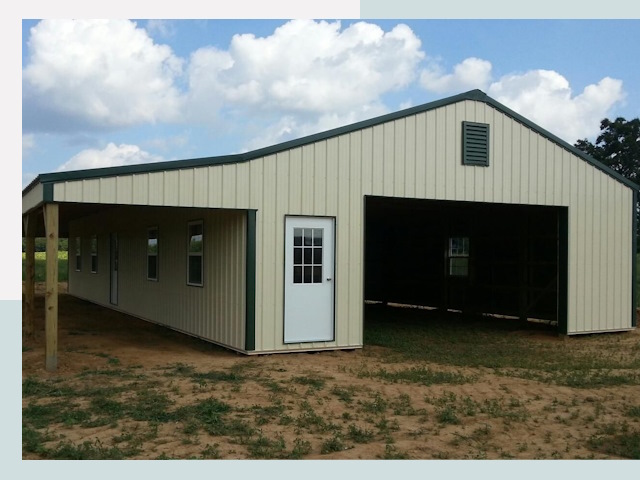 Строительство конюшен в Междуреченске